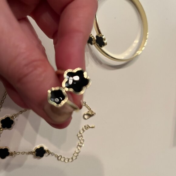 Black Clover Jewelry Set – Ring, Bangles, Necklace, Earrings &‎ Bracelet - Picture 12 of 15